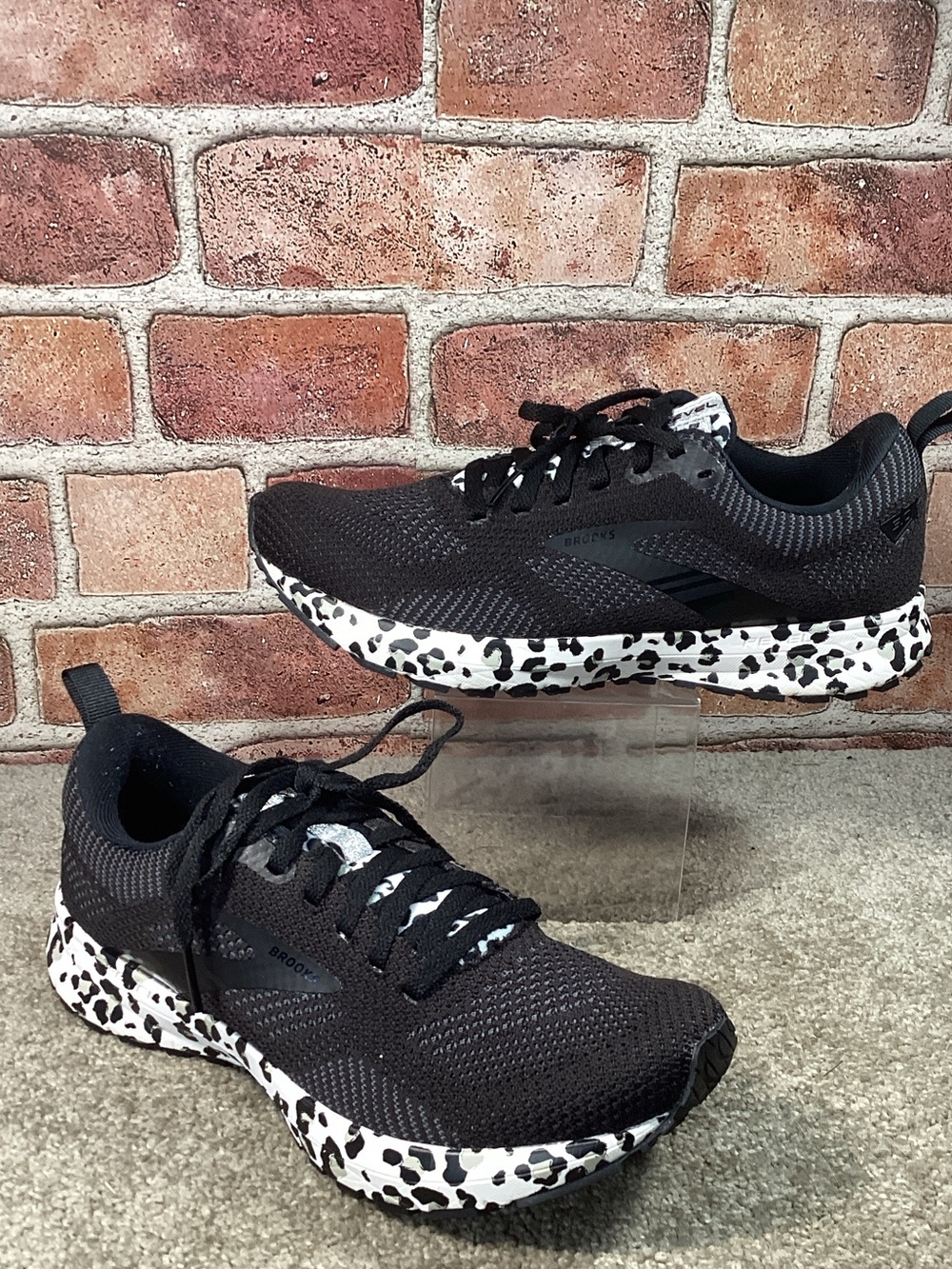Brooks Revel 5 women’s running shoes sneakers size 8